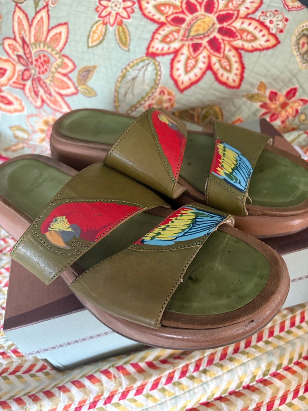 DANSKO SZ 41 Vintage made in Portugal Parrot Head Slide
